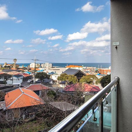 Hotel Ramada By Wyndham Jeju Hamdeok Exterior foto