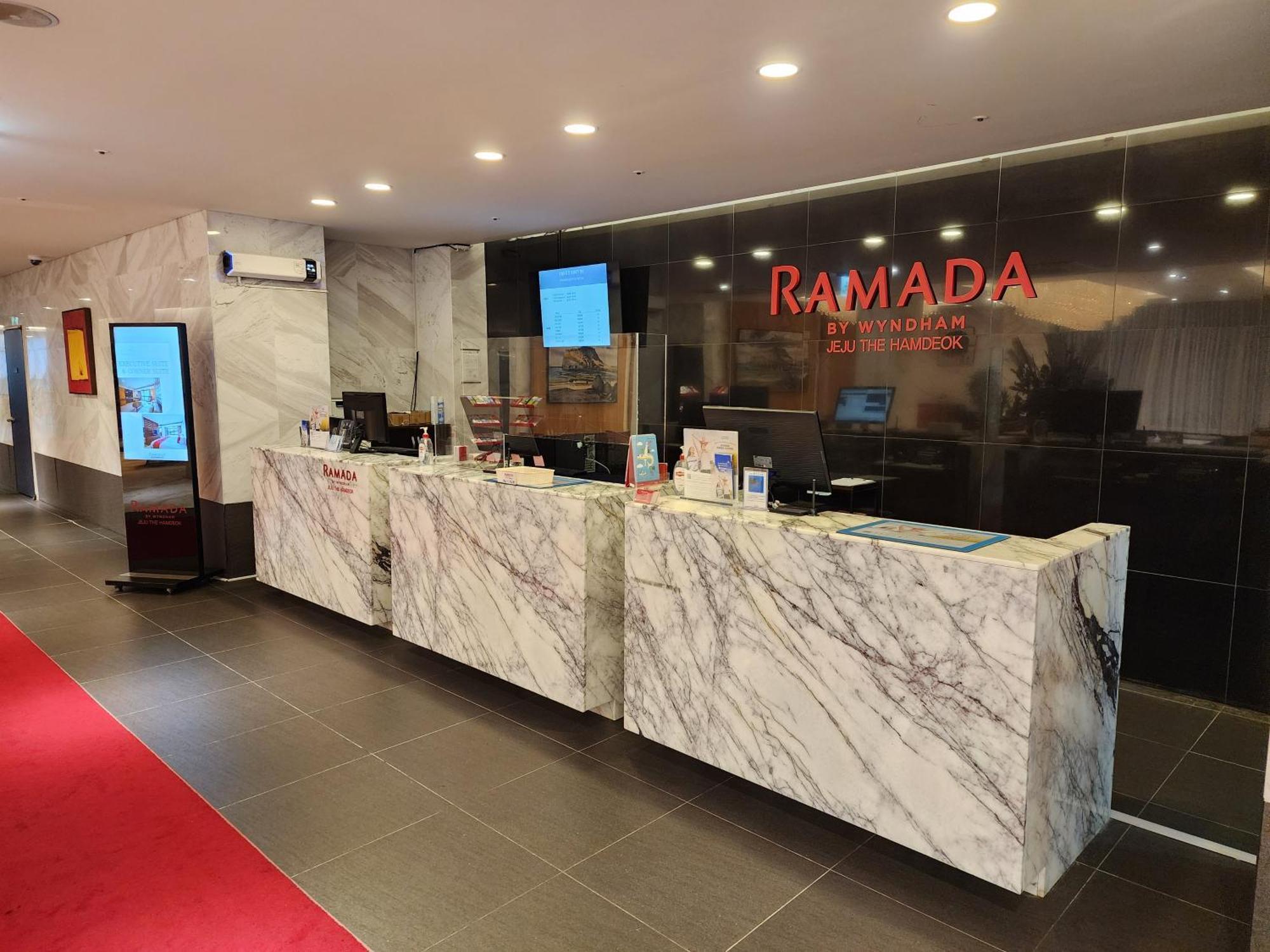 Hotel Ramada By Wyndham Jeju Hamdeok Exterior foto